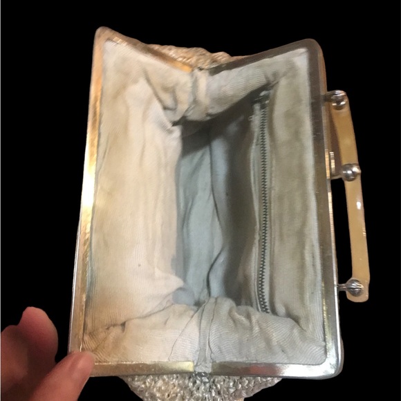 Vintage Ivory White Beaded Evening Handled Clutch Purse w Snap Closure - Picture 7 of 9